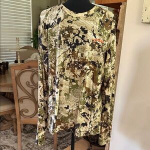 Women's Camouflage Long Sleeve Sweatshirt